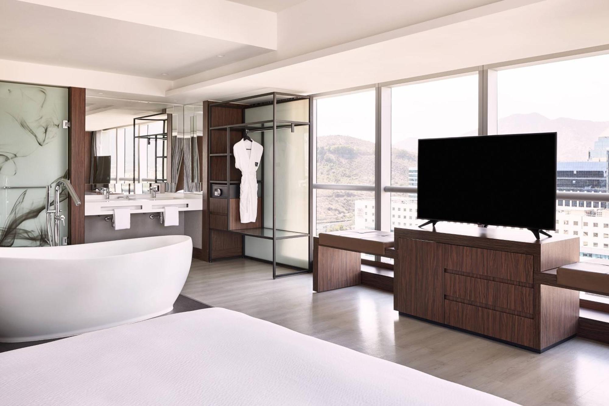 Ac By Marriott Costanera Center Hotel 4*